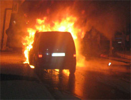 Erdoğan'ın mahallesini ateşe verdiler