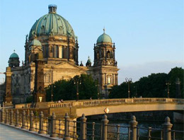 Berlin'de güvenlik önlemleri artırıldı