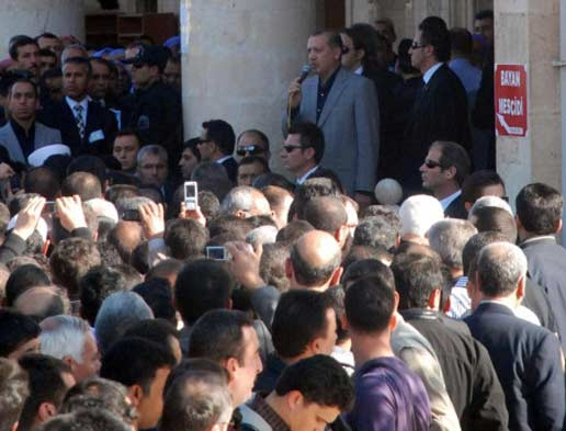 Erdoğan herkesi AK Parti'ye çağırdı