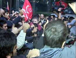 Havalimanında Erbakan izdihamı