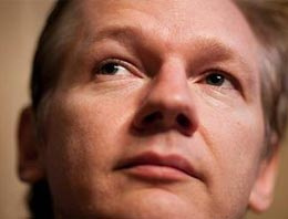 Assange'a anne koruması