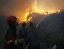 Şehrin göbeğindeki yangın panik yarattı