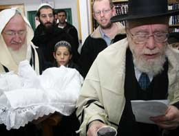 Babası Yahudi olmayan barbardır!