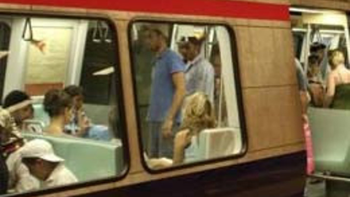 İstanbul metrosu raydan çıktı