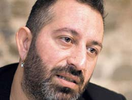 Cem Yılmaz'ı kızdıran İstiklal Marşı!