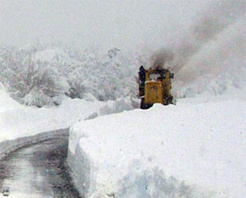 210 köy yolu ulaşıma kapandı