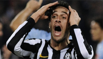 İtalyan golcü Luca Toni sert konuştu