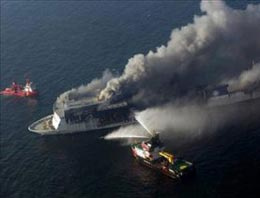 255 yolcu taşıyan feribotta yangın