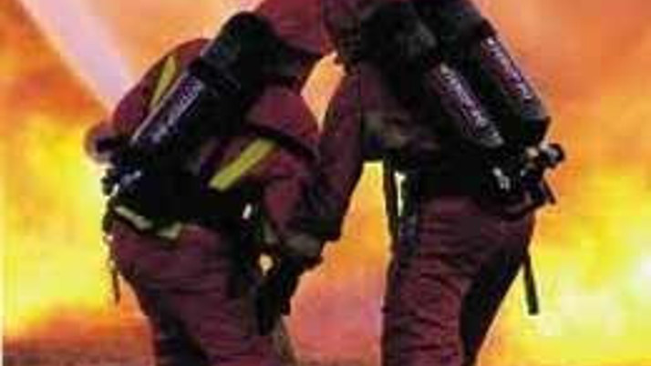 Sevgilisine kızdı yakarak intikam aldı