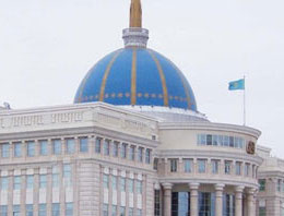 Kazak aday kendi dilinden çaktı!