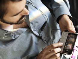 Pes tutkunları bu telefona bayılacak!