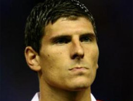 Bayern çılgın parayı elinin tersiyle itti