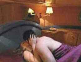 Yatak sahneleri ile dikkat çekti!