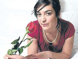 Onun işi  erkekleri tavlamak!