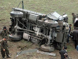 Malatya'da askeri araç devrildi
