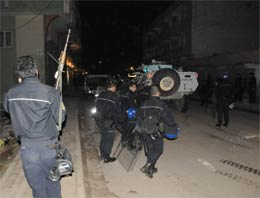 Polisle eylemciler arsında gergin anlar