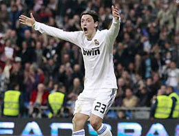 Mesut Özil'den okkalı Türkçe küfür