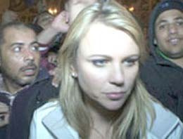 Tahrir Meydanı'nda muhabire cinsel taciz!