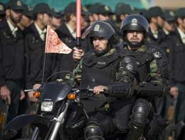 İranlı polisler 'Tayyip'çi çıktı!