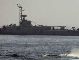 İran'ın savaş gemileri tehlikeli sularda