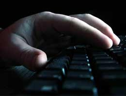 Korsan film indirenler yandı!