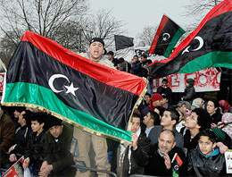 Libya'da göstericiler polisi püskürttü