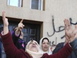 Kaddafi karşıtı gösteriler Trablus'a uzandı