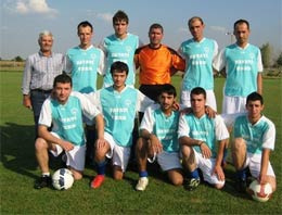 Maça 9 kişi başlayıp, 10 kişi bitirdiler!