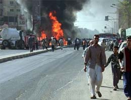 İntihar bombacısı Irak'ı kana buladı!