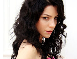 Ayşegül'ün sırları tık rekoruna koşuyor!