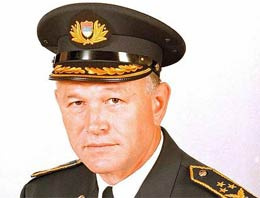 Etnik temizlikçi polise 27 yıl hapis