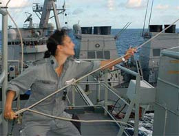 Donanma gemisinde seks skandalı!