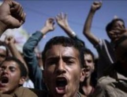 Yemen'de iki gösterici öldürüldü