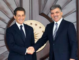 İnatçı Sarkozy'ye 6 saat yetti!