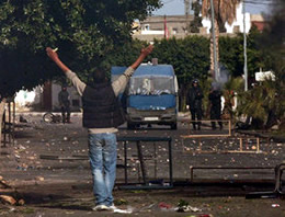 Tunus'ta çatışma çıktı!