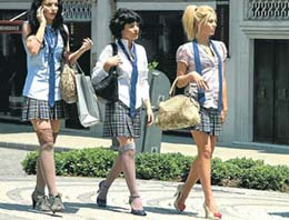 Küçük Sırlar'da o sahneler neden yok?