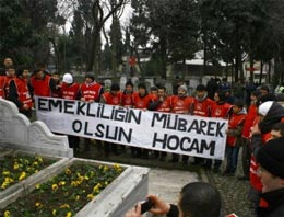 Erbakan'ın kabri başında ilginç pankart