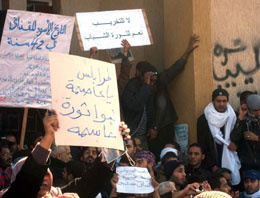 Libyalı isyancılar Türk Jetlerini bekliyor