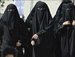 Çarşaf giymek artık yasak!