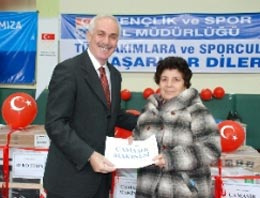 Okumayı öğrendi, hediyeyi kaptı