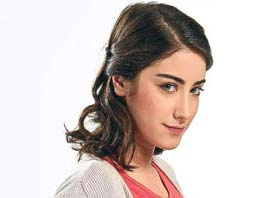 Hazal Kaya hastanelik oldu!