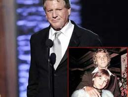 Kızını grup seks partisine götürmüş!