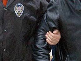 Doktor olduklarını söyleyip ev soydular