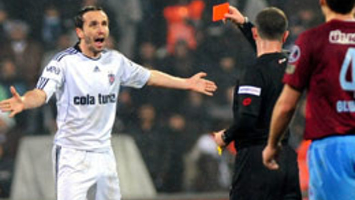 Beşiktaş taraftarı kendi oyuncusunu yuhaladı