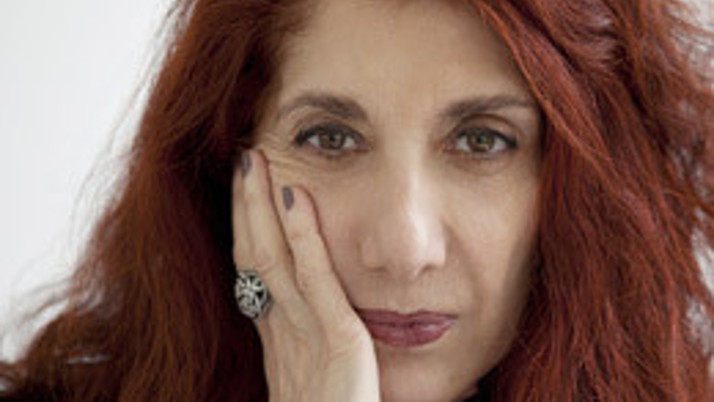 Başörtülü dişi iki defa dişi!