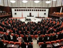 Pamukoğlu'na göre Meclis'e girecek 5 parti
