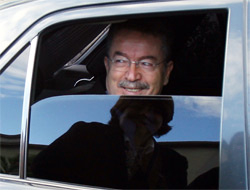 Horozu gitti koyunu geldi