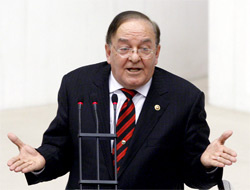 Kürsüdeyken iki kez Başbakan aradı!