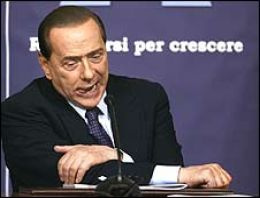 Tehlika çanları Berlusconi için çalıyor!