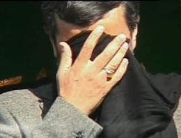 Ahmedinejad gözyaşlarına boğuldu